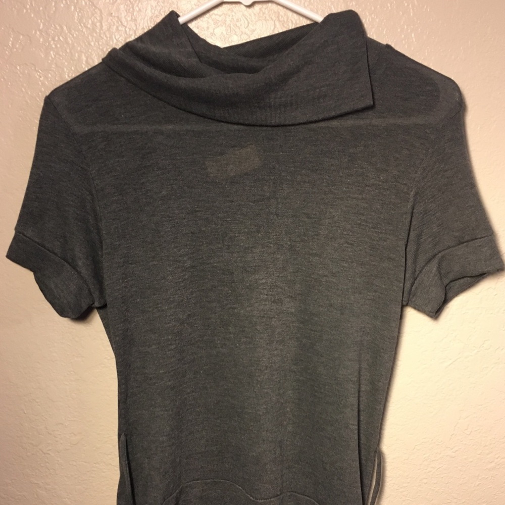 UVA Line W shirt /top Large style #2042, Pre-owned